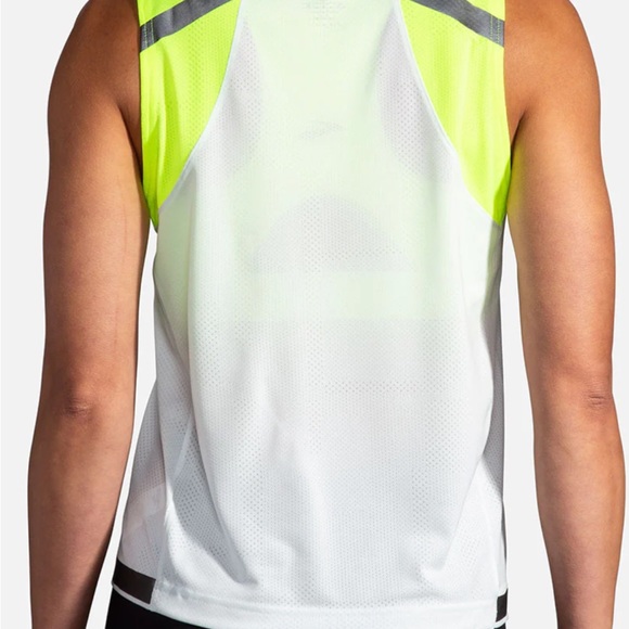 Brooks Carbonite Tank - Picture 5 of 6